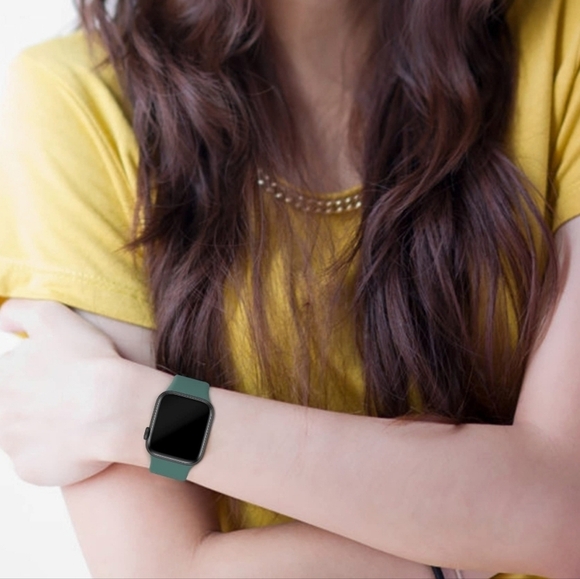 Silicone Apple watch Band Compatible with 45mm band 46mm band 49mm band 42mm - Picture 2 of 5